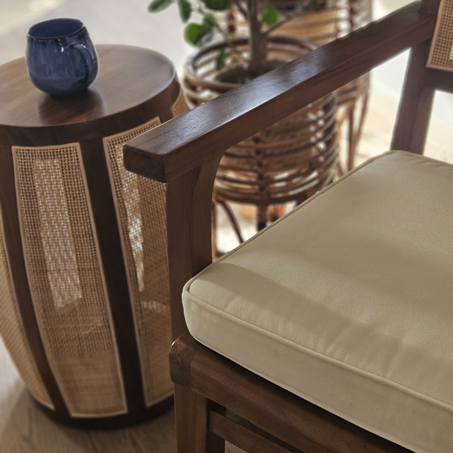 Mateu - Coffee table