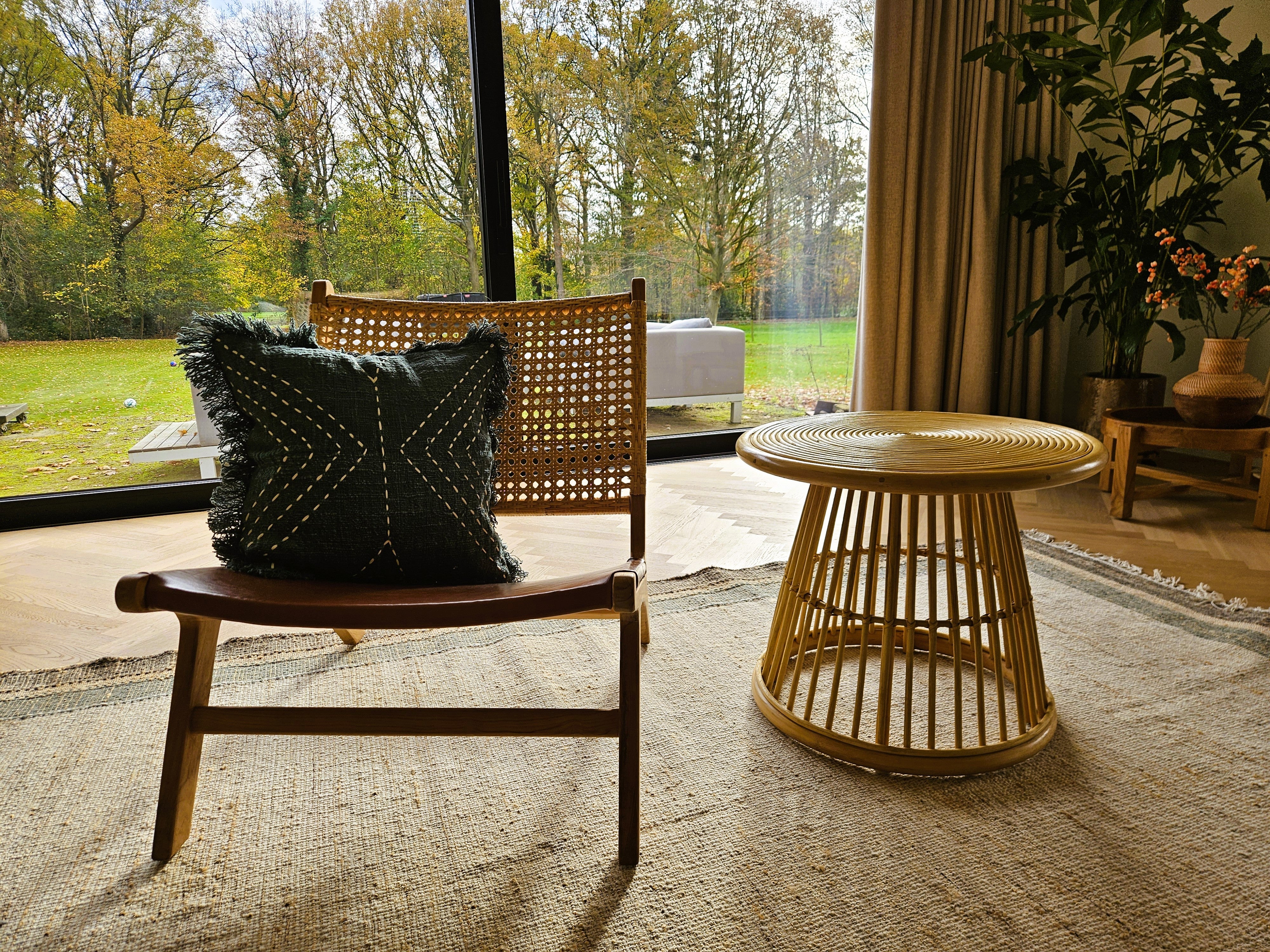 Rafael Coffee Table – Boho-Inspired Rattan Design – Vibes del Mundo