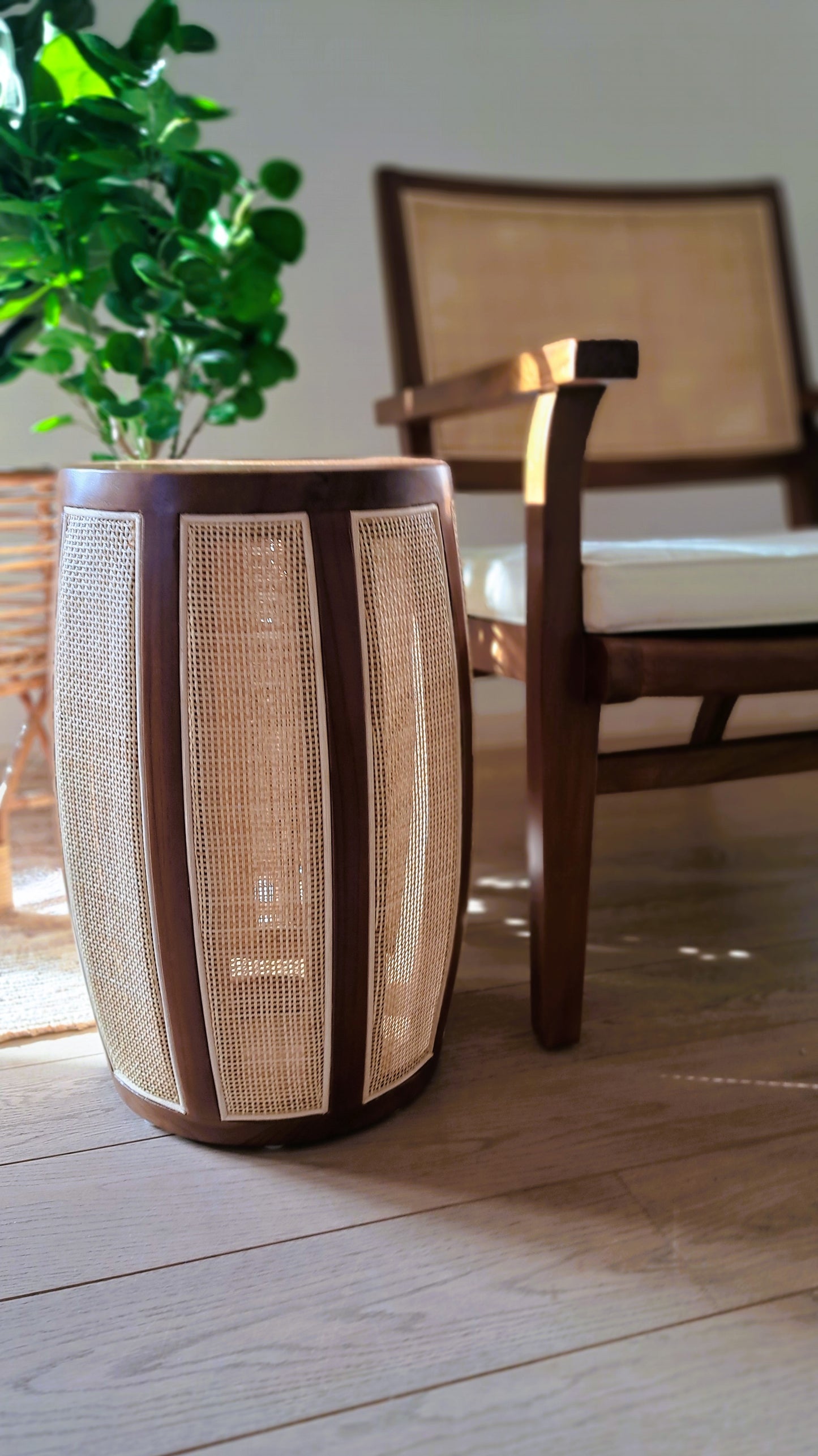 Mateu - Coffee table