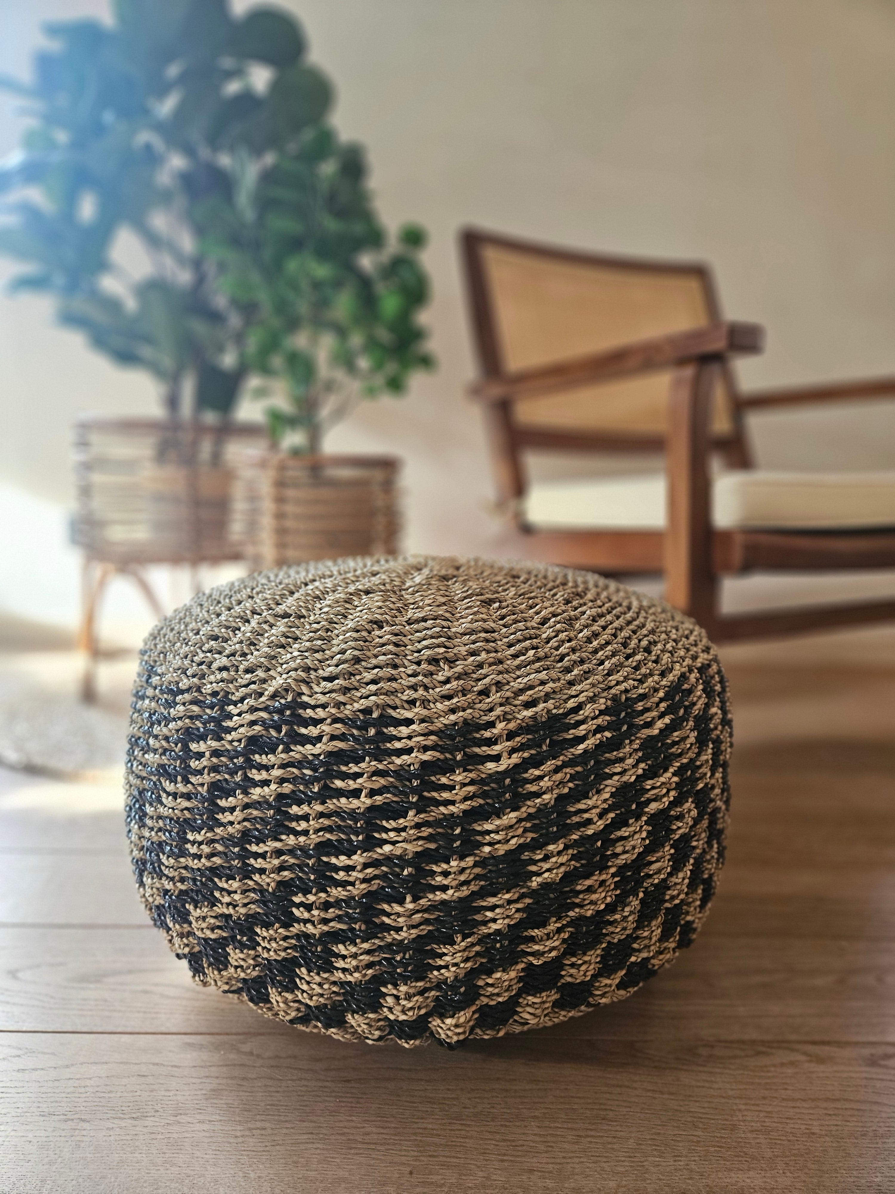 Fazar – Handwoven Seagrass Pouf | Boho Seating – Vibes del Mundo