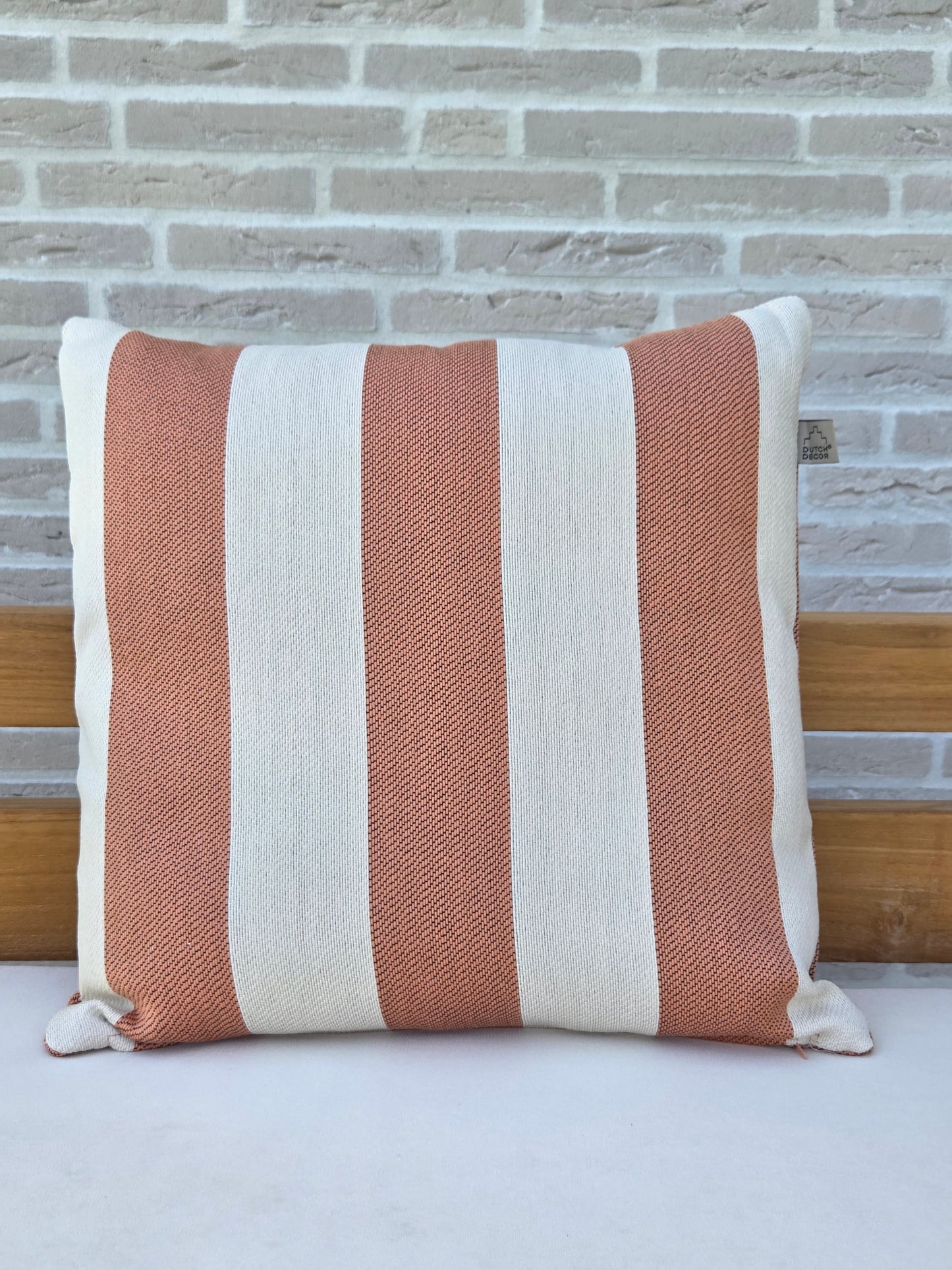 Cyrus Peach Bloom Outdoor-Kissen 45x45 cm – Streifenmuster