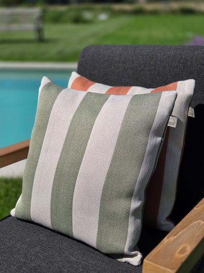 Cyrus Swamp Green Outdoor-Kissen 45x45 cm – Streifenmuster