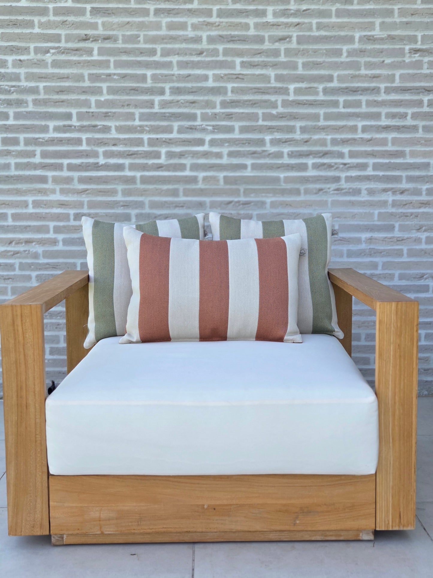 Cyrus Peach Bloom Outdoor-Kissen 40x60 cm – Streifenmuster