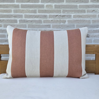Cyrus Peach Bloom Outdoor-Kissen 40x60 cm – Streifenmuster