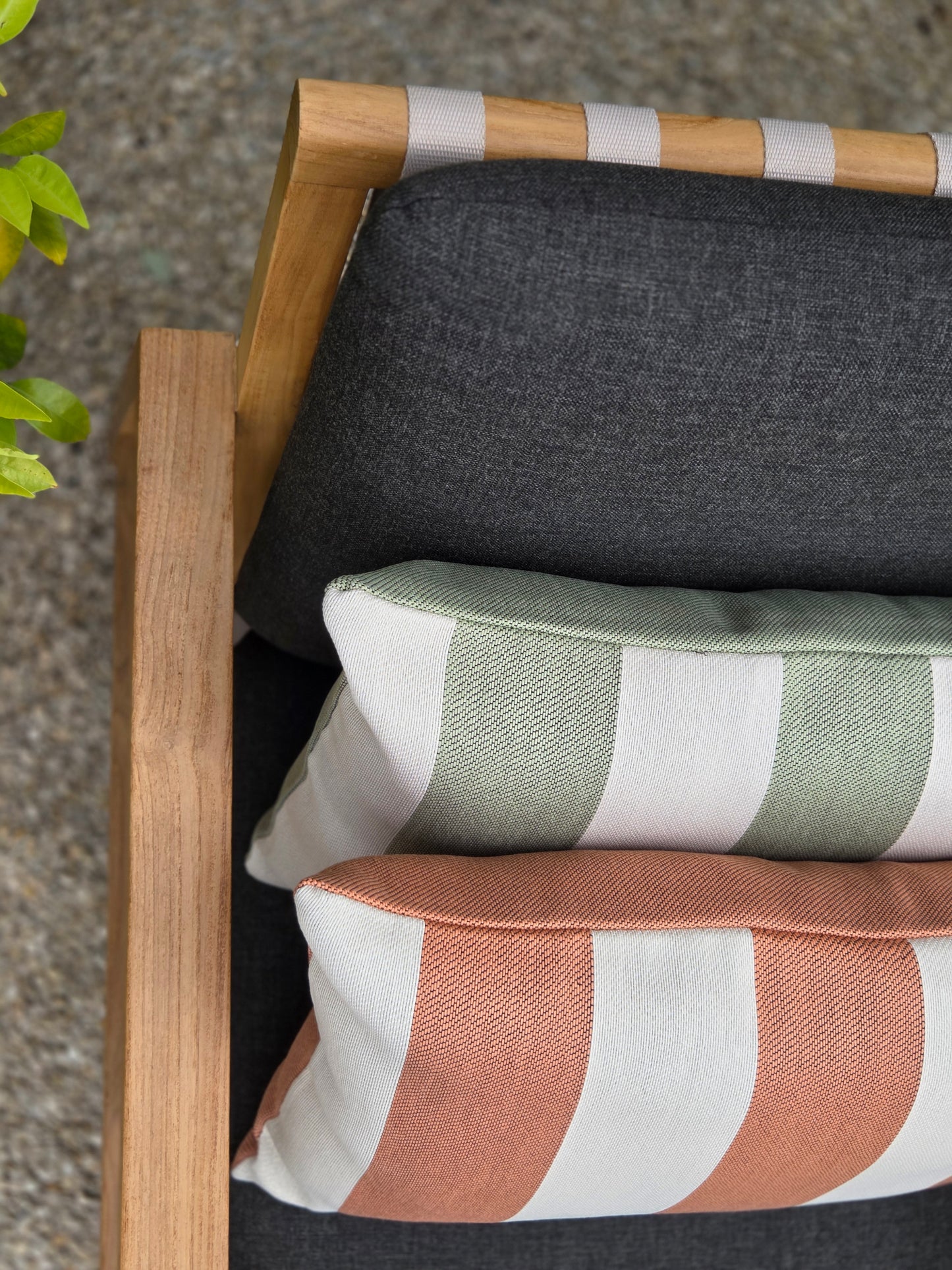 Cyrus Peach Bloom Outdoor-Kissen 40x60 cm – Streifenmuster