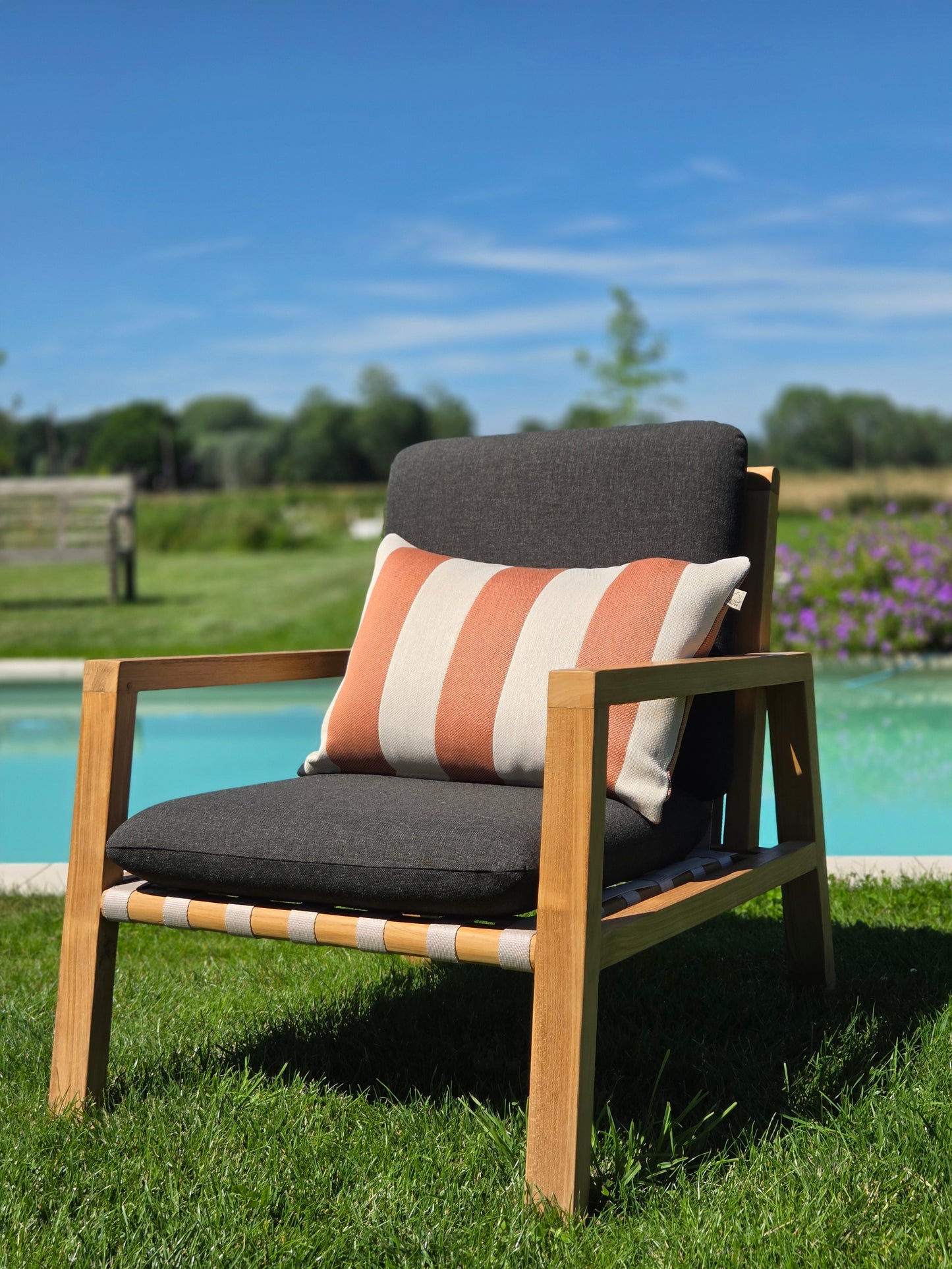 Cyrus Peach Bloom Outdoor-Kissen 40x60 cm – Streifenmuster