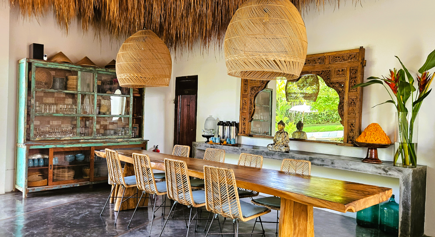 Bohemian living room styled with Ibiza-inspired furniture from Vibes del Mundo